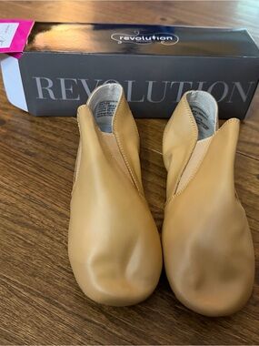 Revolution Women’s Tan Jazz Dance Shoes